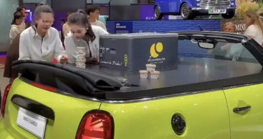 鴻星爾克請(qǐng)網(wǎng)友吃冰淇淋