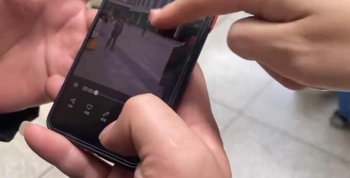 長沙火車站當事女子發(fā)文回應