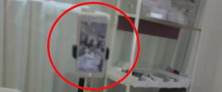 顧客做美甲被店家直播1小時