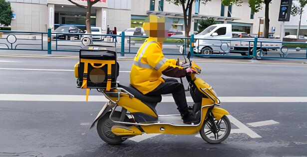 外賣員在車站被圍毆