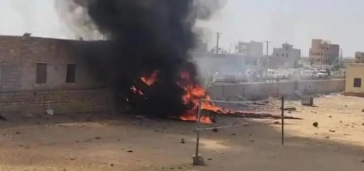 印度國產(chǎn)戰(zhàn)斗機(jī)光輝在附近墜毀