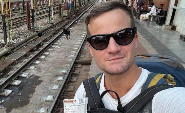 美旅行博主吐槽印度火車臟亂