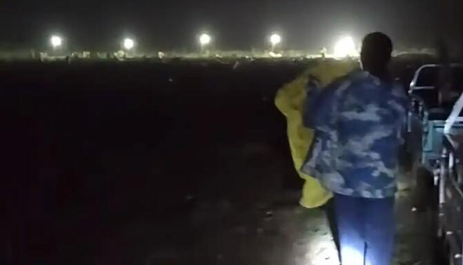 鎮(zhèn)政府回應(yīng)村民哄搶土豆